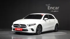 2022 Mercedes-Benz A-Class A220 Hatchback — фото 1