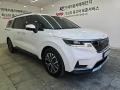 2023 Kia Carnival Gasoline 9-Seater Prestige — фото 3