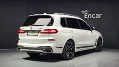 2021 BMW X7 xDrive 40i M Sport 6STR, белый — фото 2