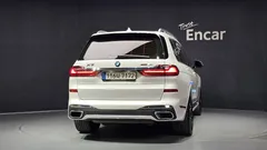2021 BMW X7 xDrive 40i M Sport 6STR, белый — фото 4