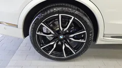 2021 BMW X7 xDrive 40i M Sport 6STR, белый — фото 5