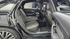 2022 Audi A8 55 TFSI Quattro Premium LWB — фото 12