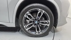 2024 BMW X1 xDrive 20i M Sport, серо-серебристый — фото 5