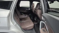 2024 BMW X1 xDrive 20i M Sport, серо-серебристый — фото 12