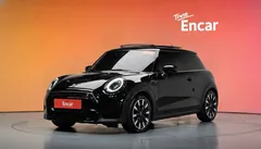 2022 Mini Cooper Classic Launch Pack — фото 1