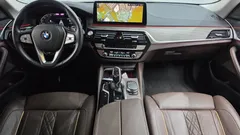 2023 BMW 5-Series 530i Luxury — фото 7