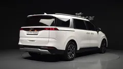 2023 Kia Carnival Diesel 9-Seater Prestige — фото 2