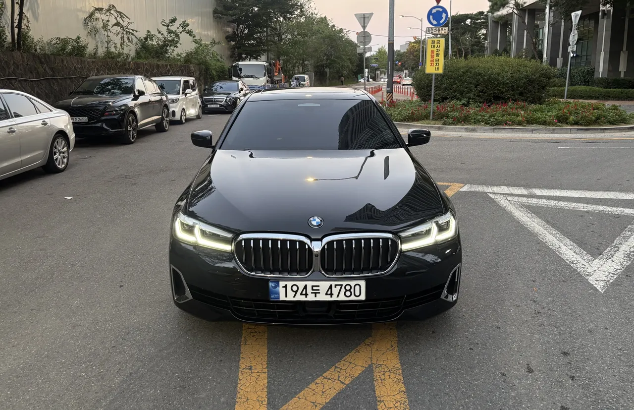 2023 BMW 5-Series 520i Luxury