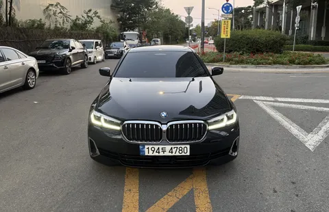 2023 BMW 5-Series 520i Luxury