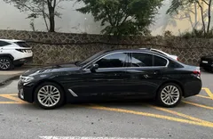 2023 BMW 5-Series 520i Luxury — фото 3