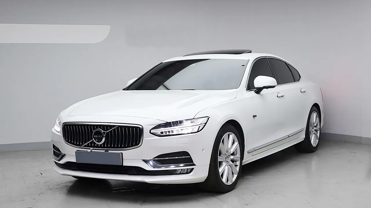 2023 Volvo S60 B5 Ultimate Bright