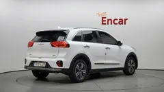 2022 Kia Niro 1.6 HEV, белый — фото 2
