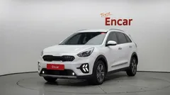 2022 Kia Niro 1.6 HEV, белый — фото 3