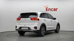 2022 Kia Niro 1.6 HEV, белый — фото 4