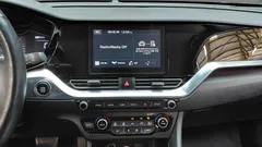2022 Kia Niro 1.6 HEV, белый — фото 17