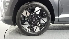 2023 Hyundai Kona Inspiration, серый — фото 5
