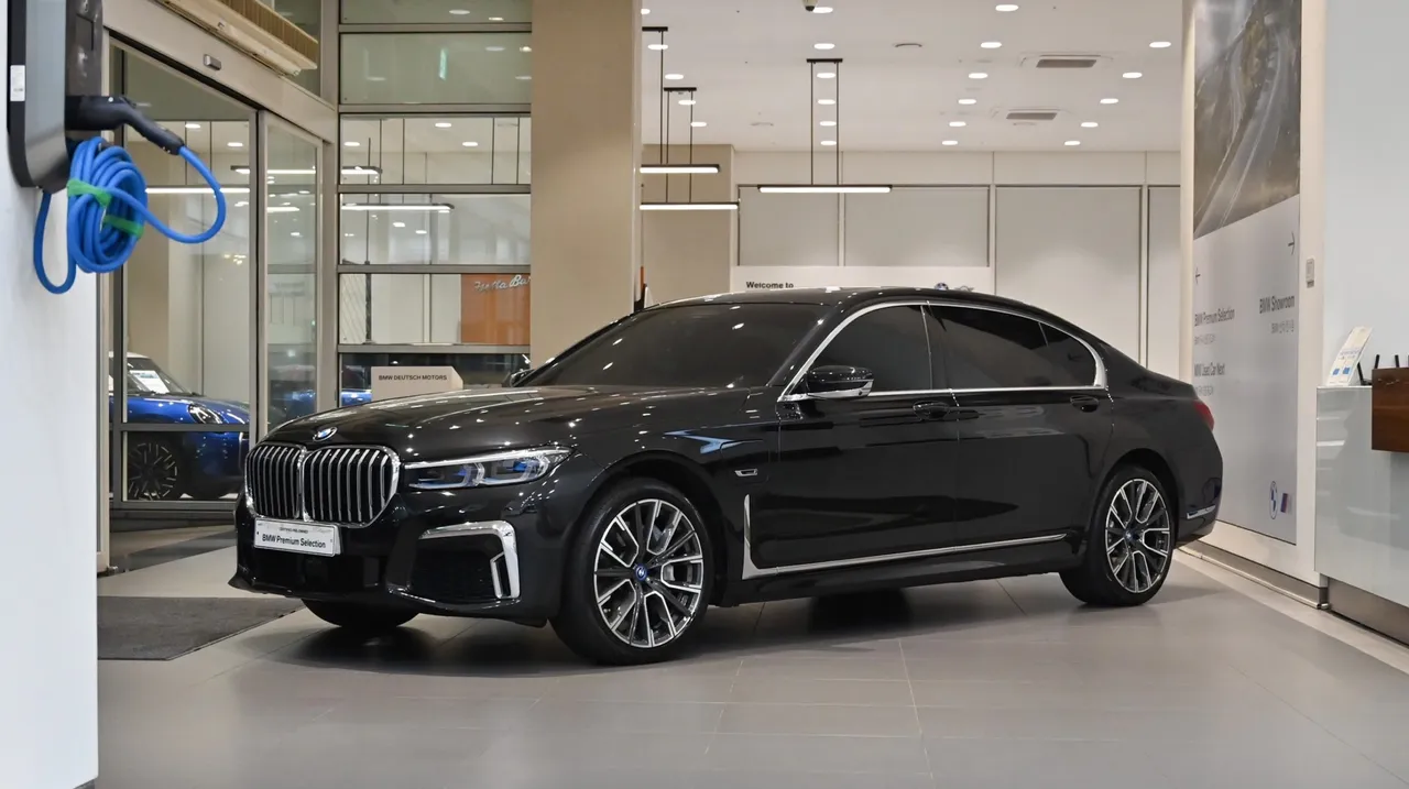 2022 BMW 7-Series 745Le iPerformance M Sport