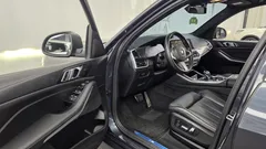 2022 BMW X5 xDrive 40i M Sport — фото 10