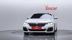 2023 BMW 5-Series 520i M Sport — фото 3