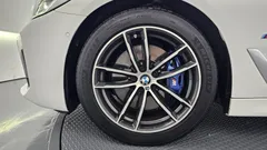 2023 BMW 5-Series 520i M Sport — фото 5