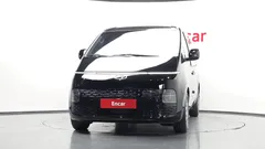 2022 Hyundai Staria Cargo 5-Seater — фото 3