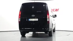 2022 Hyundai Staria Cargo 5-Seater — фото 4
