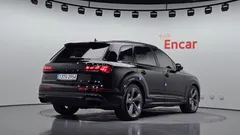 2025 Audi SQ7 4.0 TFSI Quattro — фото 2
