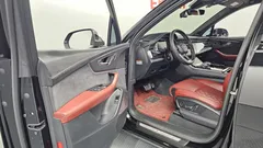 2025 Audi SQ7 4.0 TFSI Quattro — фото 10