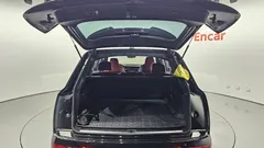 2025 Audi SQ7 4.0 TFSI Quattro — фото 18