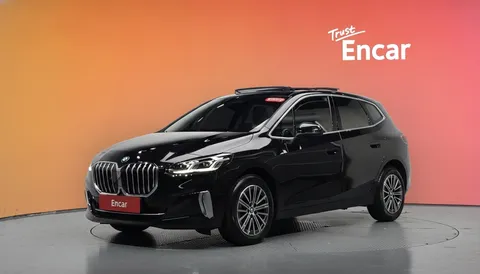 2023 BMW 2-Series 220i Luxury