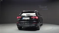 2022 Audi Q3 35 TDI Premium — фото 4
