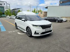 2023 Kia Carnival Diesel 9-Seater Hi-Limousine — фото 2