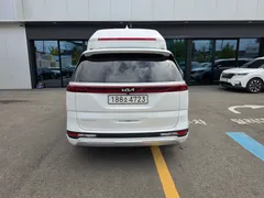 2023 Kia Carnival Diesel 9-Seater Hi-Limousine — фото 3