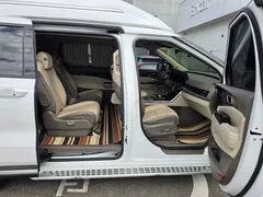 2023 Kia Carnival Diesel 9-Seater Hi-Limousine — фото 20