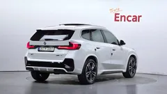 2024 BMW X1 xDrive 20i M Sport, белый — фото 2