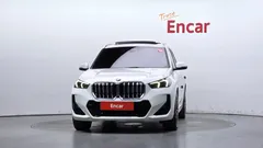 2024 BMW X1 xDrive 20i M Sport, белый — фото 3