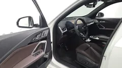 2024 BMW X1 xDrive 20i M Sport, белый — фото 10