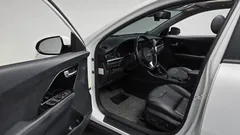 2022 Kia Niro 1.6 HEV, белый — фото 10