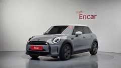 2023 Mini Cooper 5Door Classic Launch Pack — фото 1