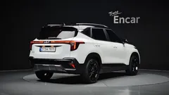 2024 Kia Seltos Gasoline 1.6 Turbo 2WD, белый — фото 2