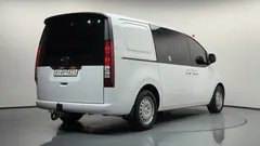 2023 Hyundai Staria Cargo 5-Seater — фото 2