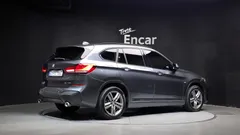 2022 BMW X1 xDrive 20i M Sport — фото 2