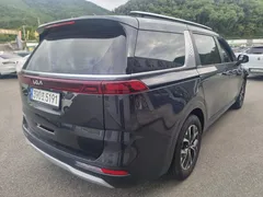 2023 Kia Carnival Diesel 9-Seater Prestige — фото 3