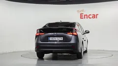 2022 Toyota Prius 1.8, серый — фото 4