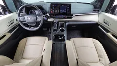 2022 Toyota Sienna 2.5 Hybrid 2WD, серый — фото 7