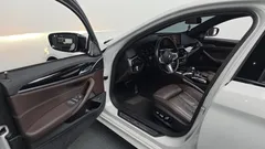 2023 BMW 5-Series 530i xDrive M Sport Package — фото 10