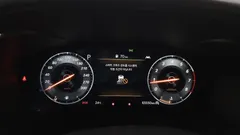 2023 Genesis G70 Gasoline 2.0T 2WD, красный — фото 8