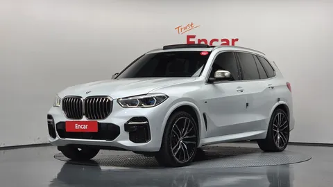 2023 BMW X5 M50i