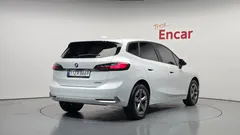 2023 BMW 2-Series 220i Advantage, белый — фото 2