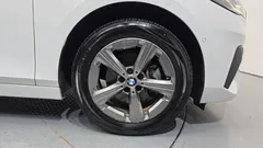 2023 BMW 2-Series 220i Advantage, белый — фото 5